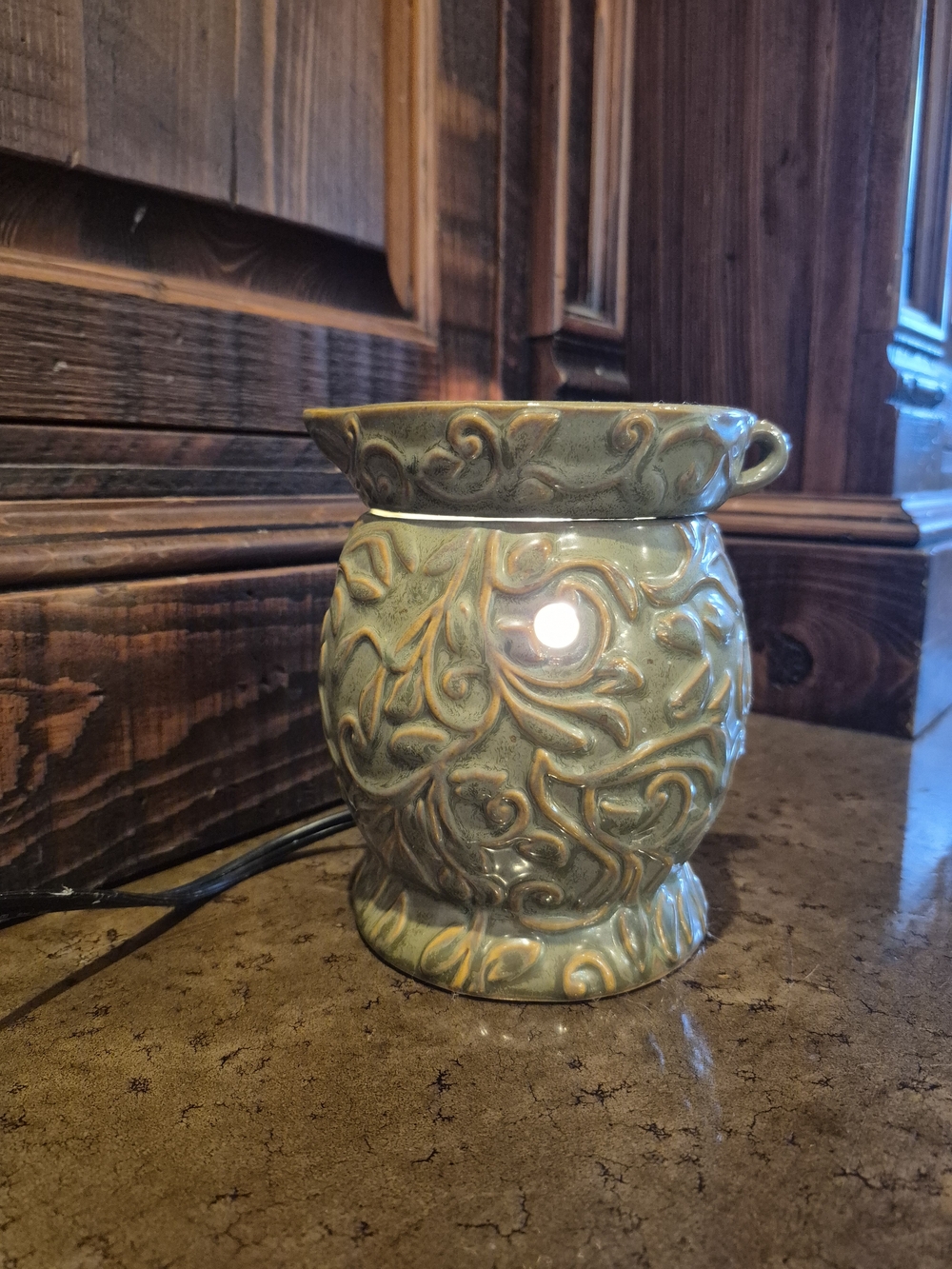 Scentsy Green Ceramic Swirl Wax Warmer